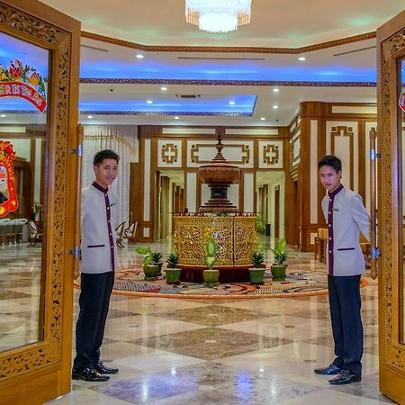 Hotel Royal Aster Naypyidaw Exterior foto